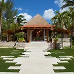 Mahekal Beach Front Resort&Spa